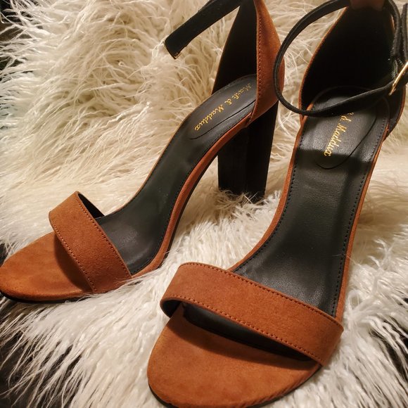 Suede ankle strap sandal - Picture 13 of 14